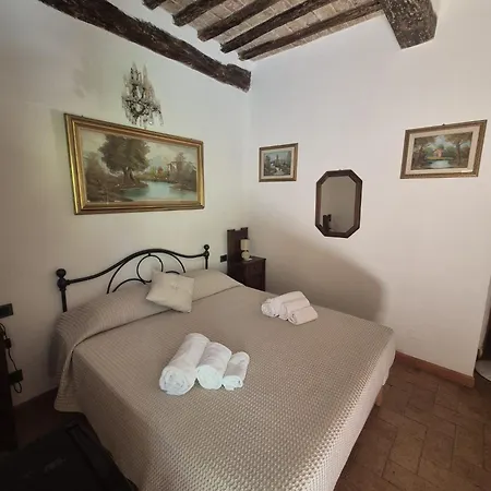 Il Palazzo Del Cardinale Montalcino